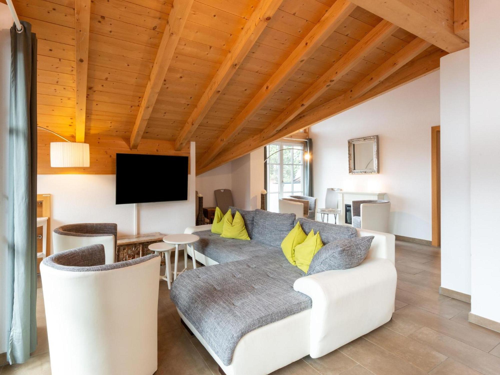 Appartamento Luxury Penthouse With Balcony Ski Storage Carport Lift Brixen im Thale Esterno foto