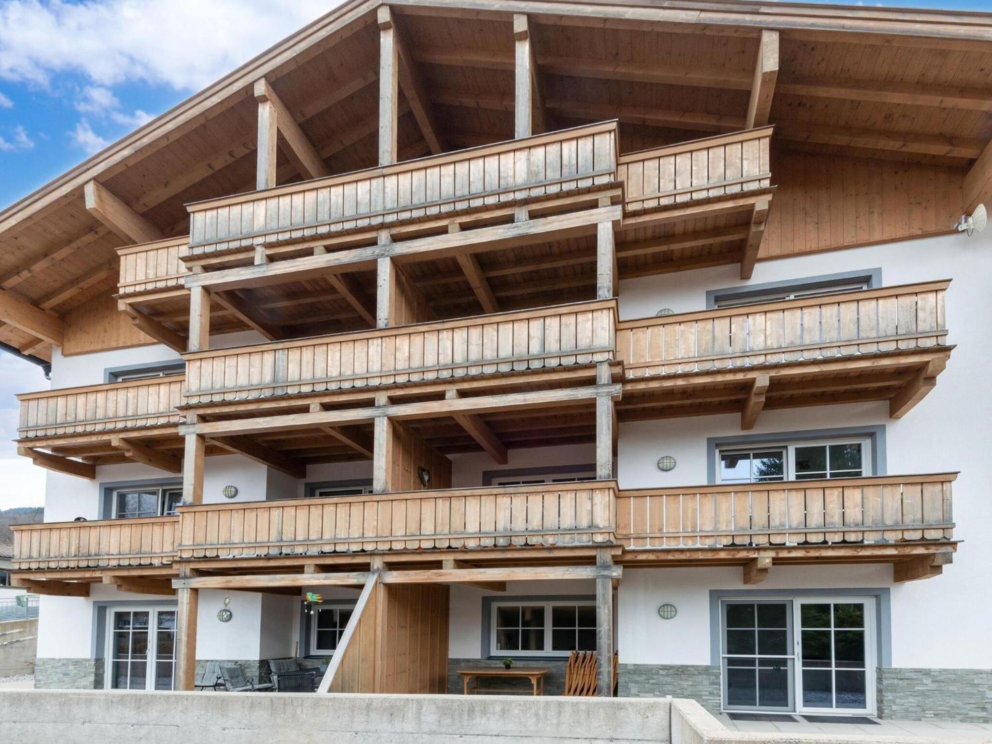 Appartamento Luxury Penthouse With Balcony Ski Storage Carport Lift Brixen im Thale Esterno foto