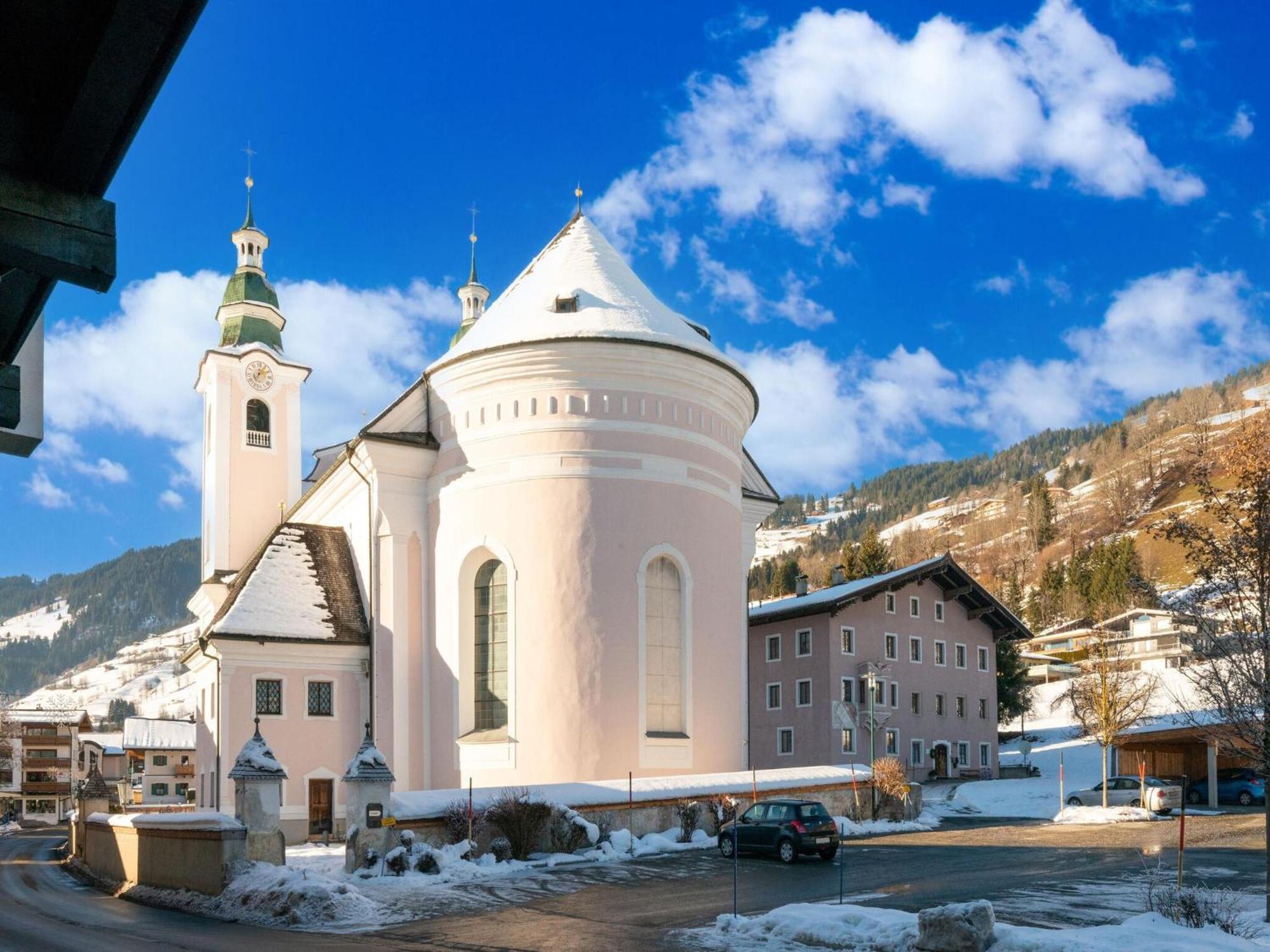 Appartamento Luxury Penthouse With Balcony Ski Storage Carport Lift Brixen im Thale Esterno foto