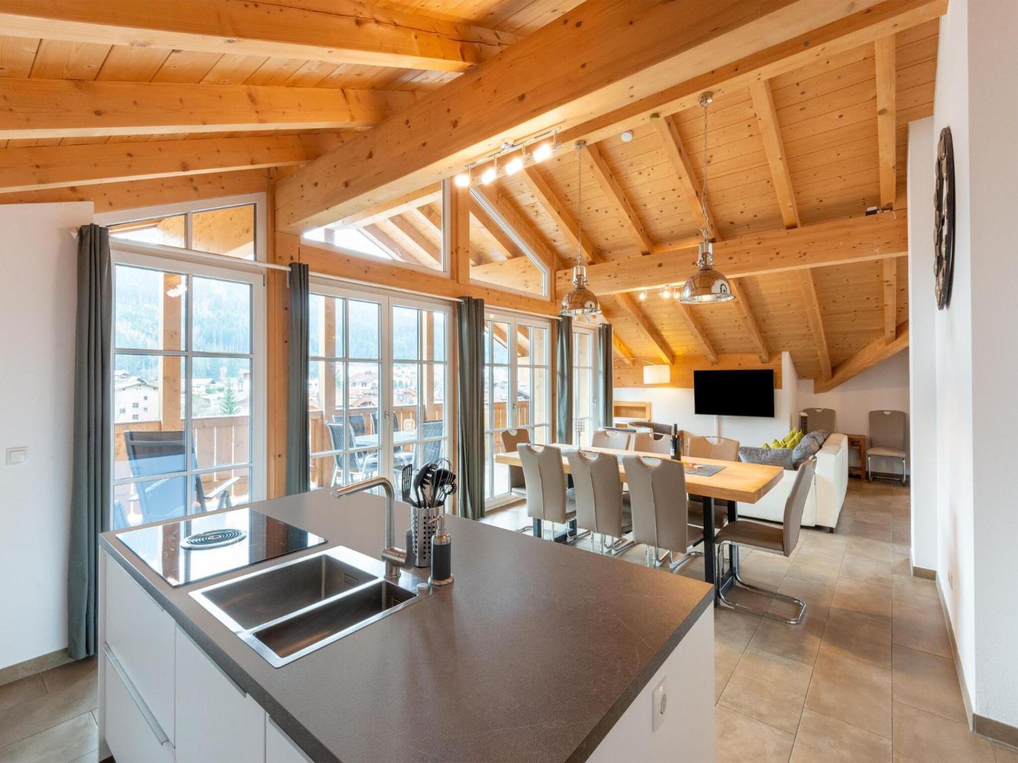 Appartamento Luxury Penthouse With Balcony Ski Storage Carport Lift Brixen im Thale Esterno foto