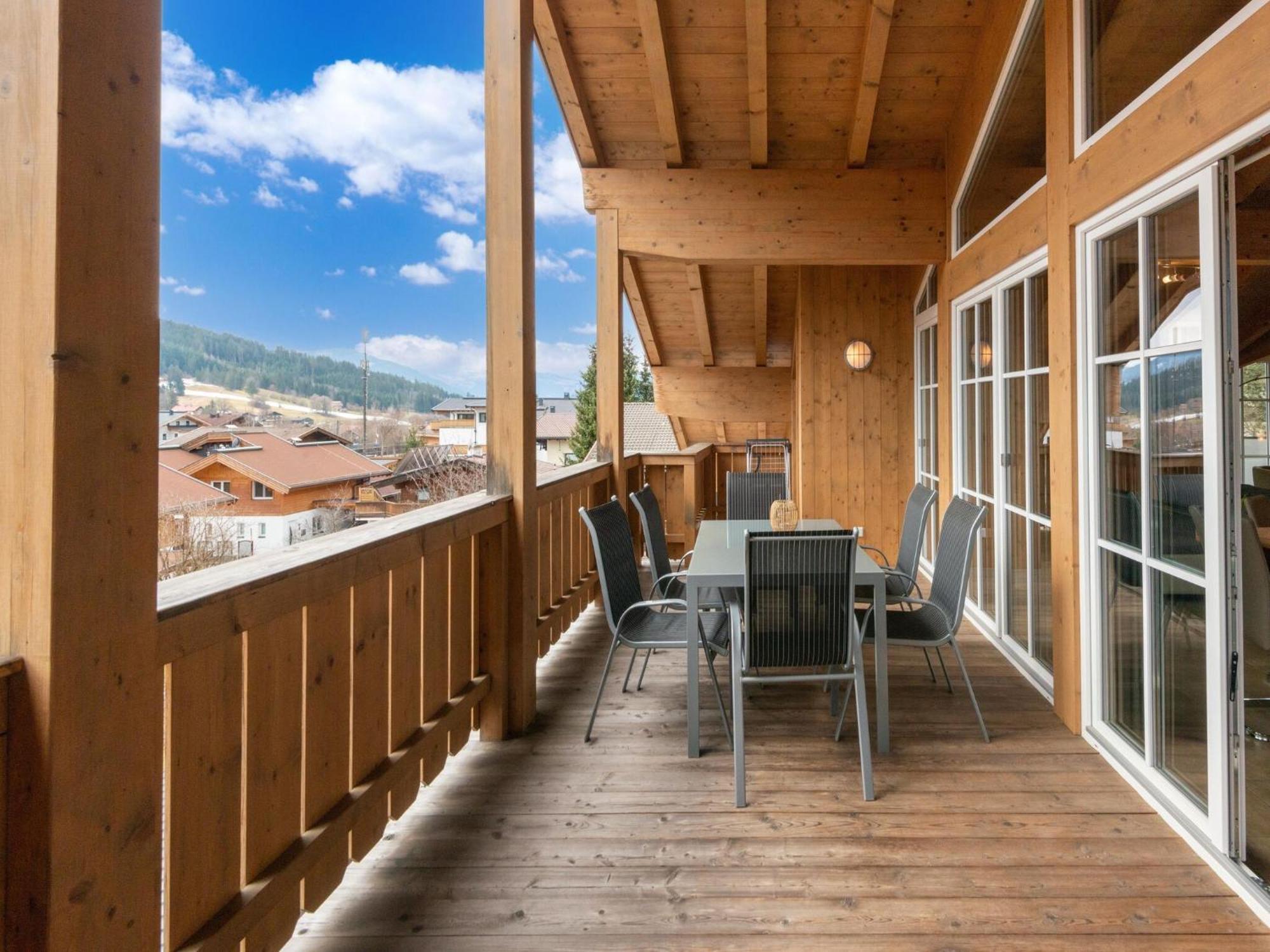 Appartamento Luxury Penthouse With Balcony Ski Storage Carport Lift Brixen im Thale Esterno foto