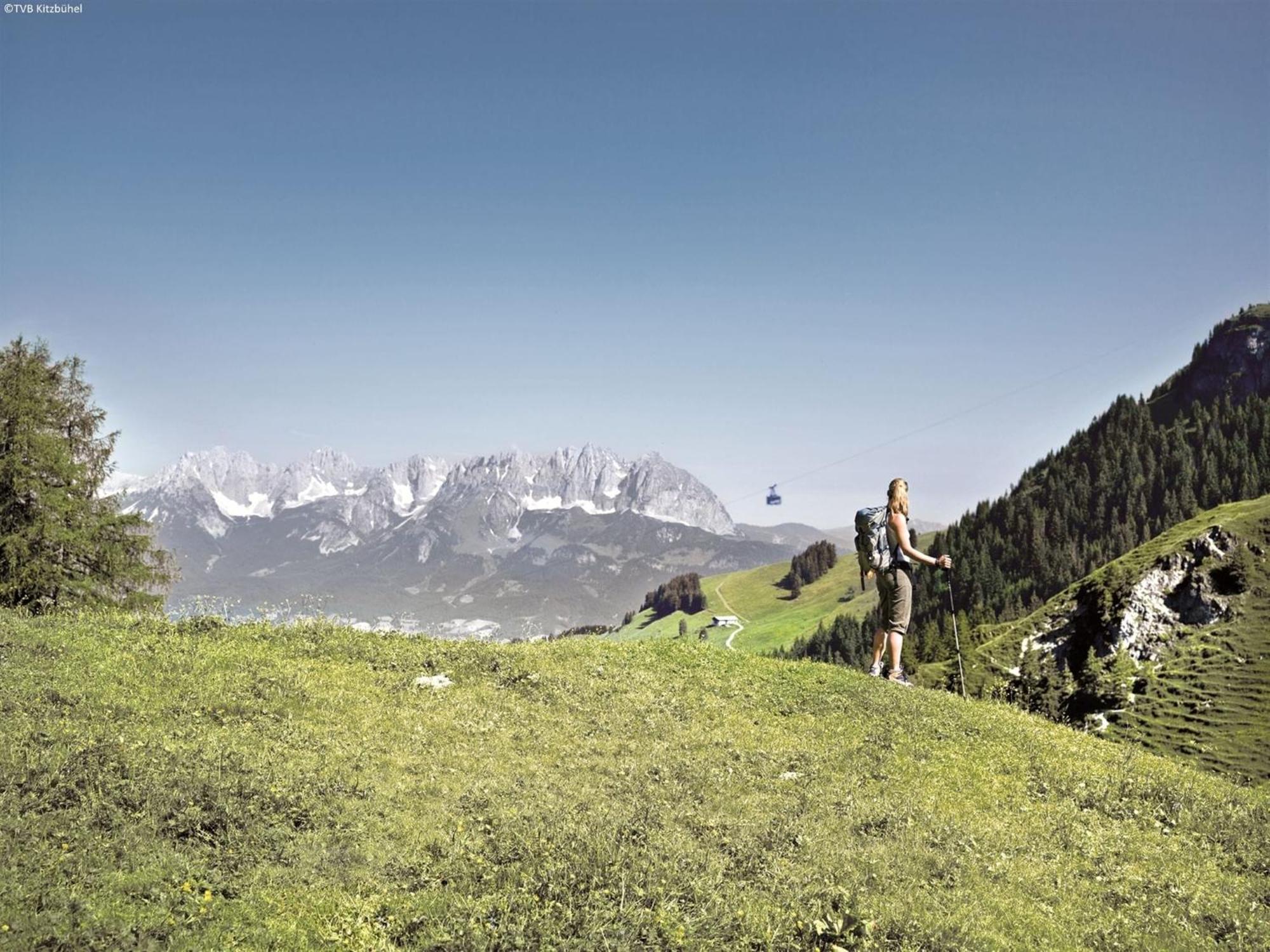 Appartamento Luxury Penthouse With Balcony Ski Storage Carport Lift Brixen im Thale Esterno foto