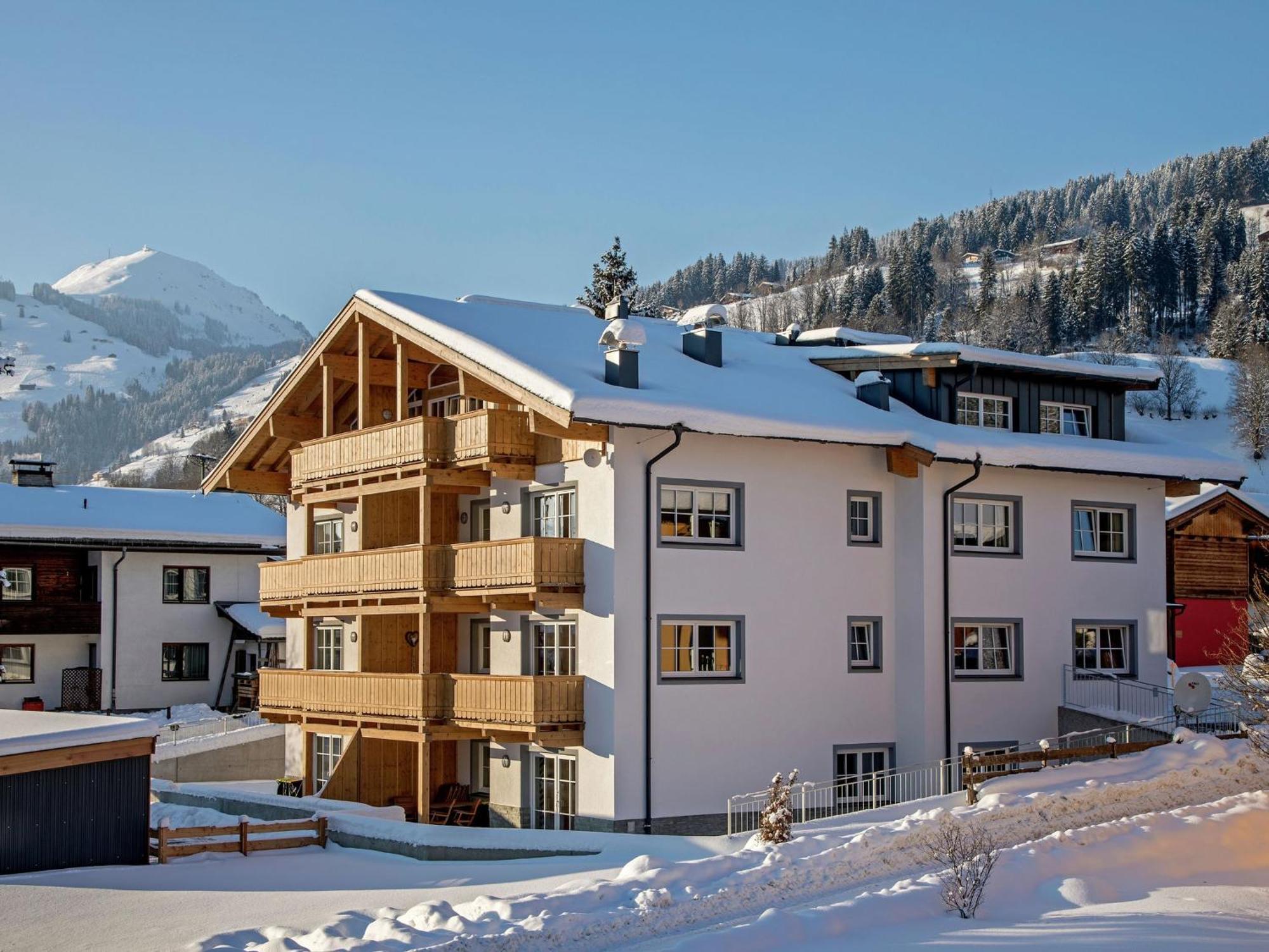 Appartamento Luxury Penthouse With Balcony Ski Storage Carport Lift Brixen im Thale Esterno foto