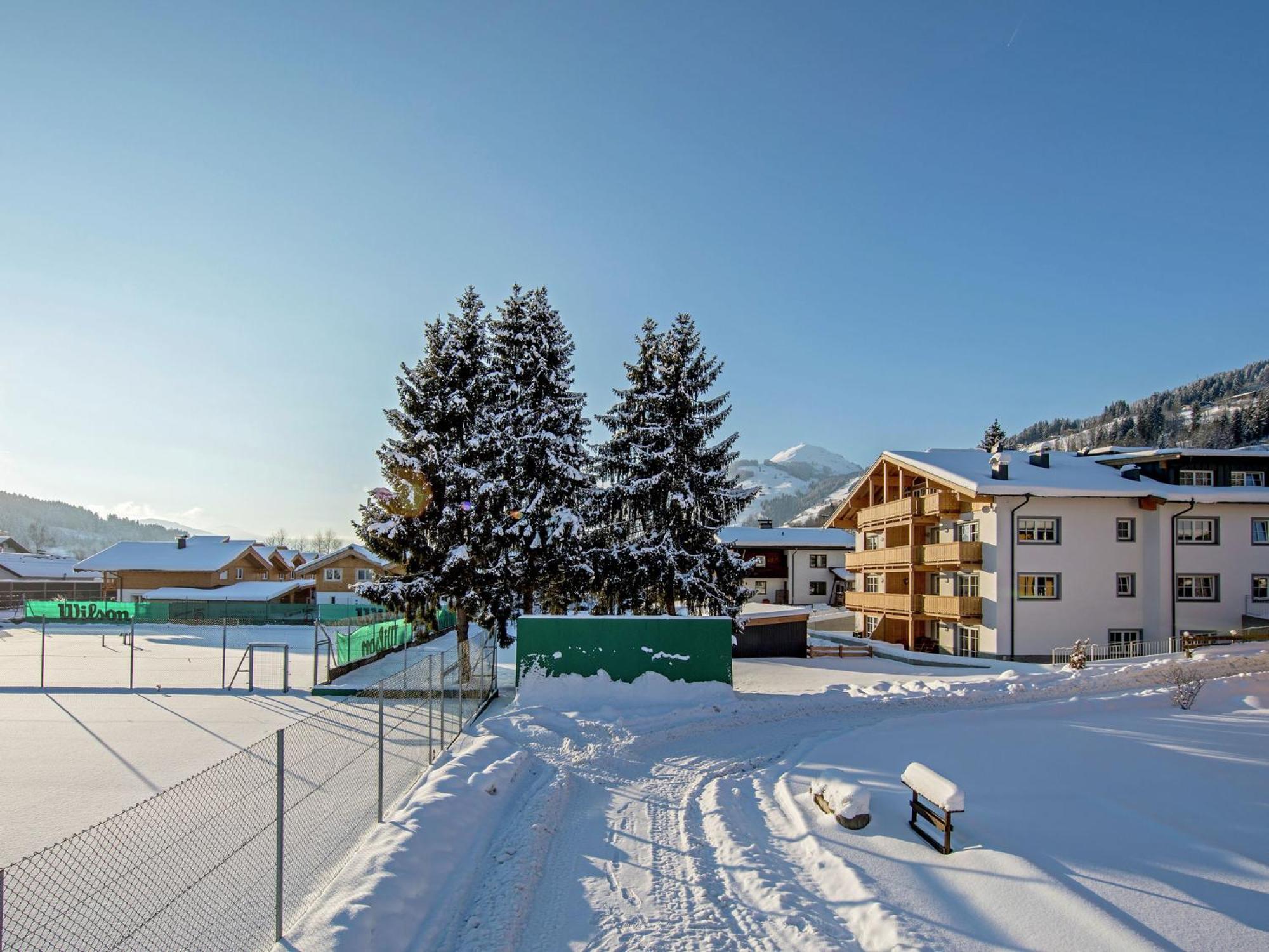 Appartamento Luxury Penthouse With Balcony Ski Storage Carport Lift Brixen im Thale Esterno foto